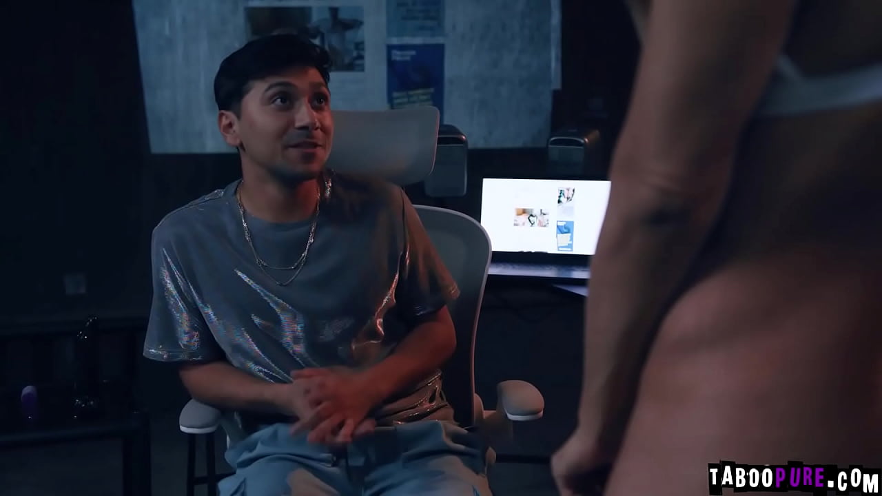 Penny Barber stimulate herself emotionally and physically uncluding an A.I