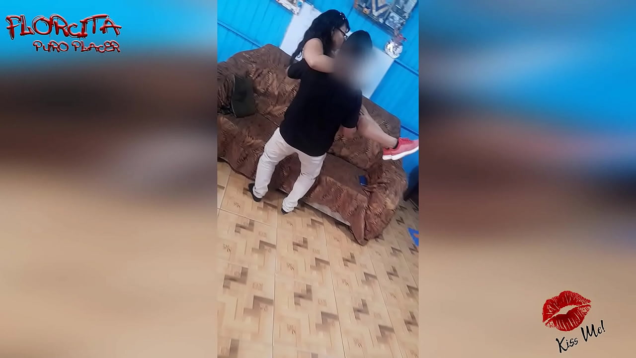 me dio calambre en las piernas , y mi t&iacute;o ma&ntilde;oso me mete mano y todo lo dem&aacute;s