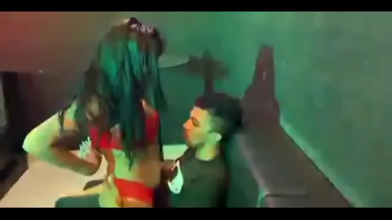 Sexo gostoso na boate