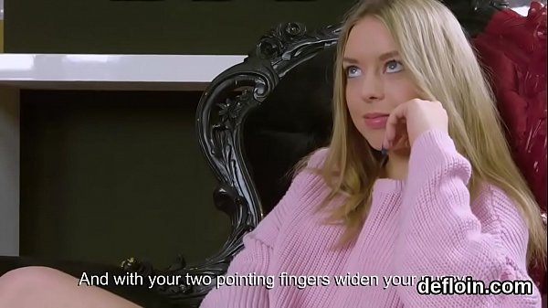 Kissable sweetie opens up tight slit and gets deflorated