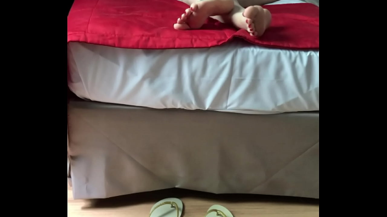 Os p&eacute;s mai desejados do mundo numa cena de tirar o f&ocirc;lego