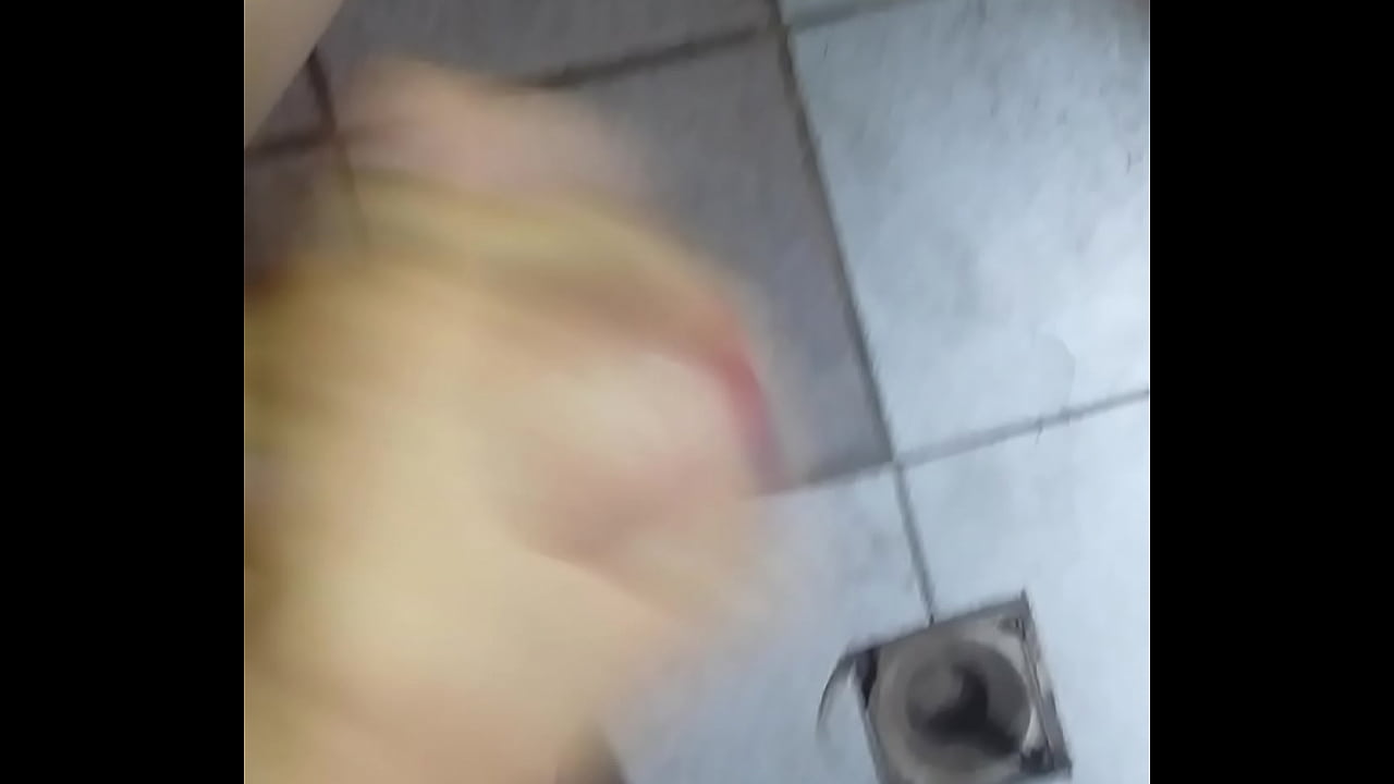 Paja en el ba&ntilde;o y mucha, per mucha leche