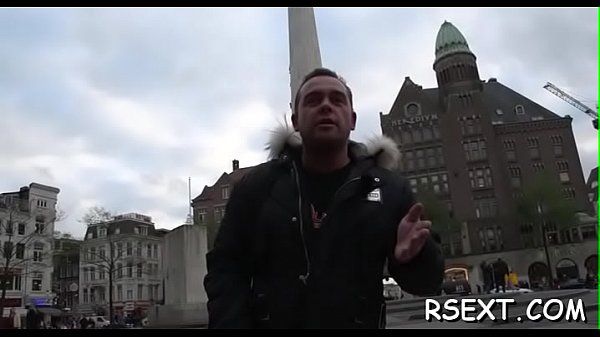 Hottie gets licked and fucks