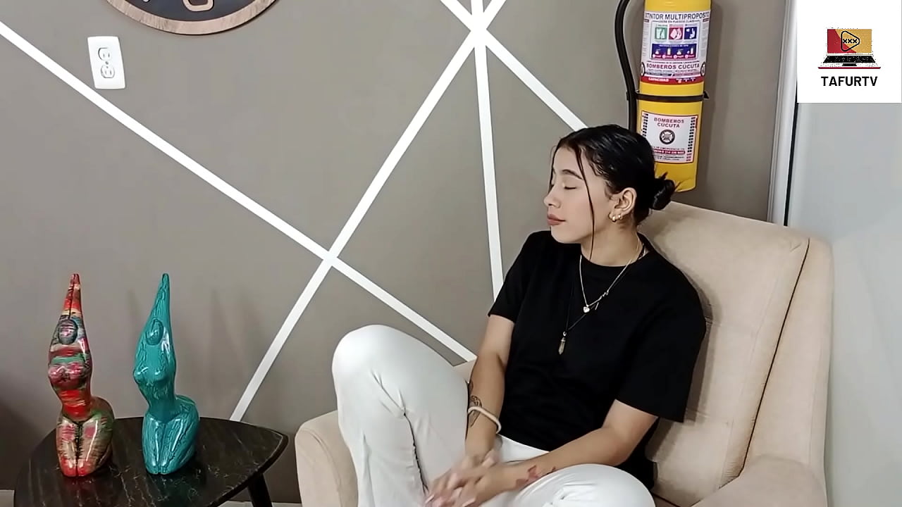 mi hermanastro se presta para ense&ntilde;arme a culiar y me deja chuparle la polla que me gusta tanto- porno en espa&ntilde;ol