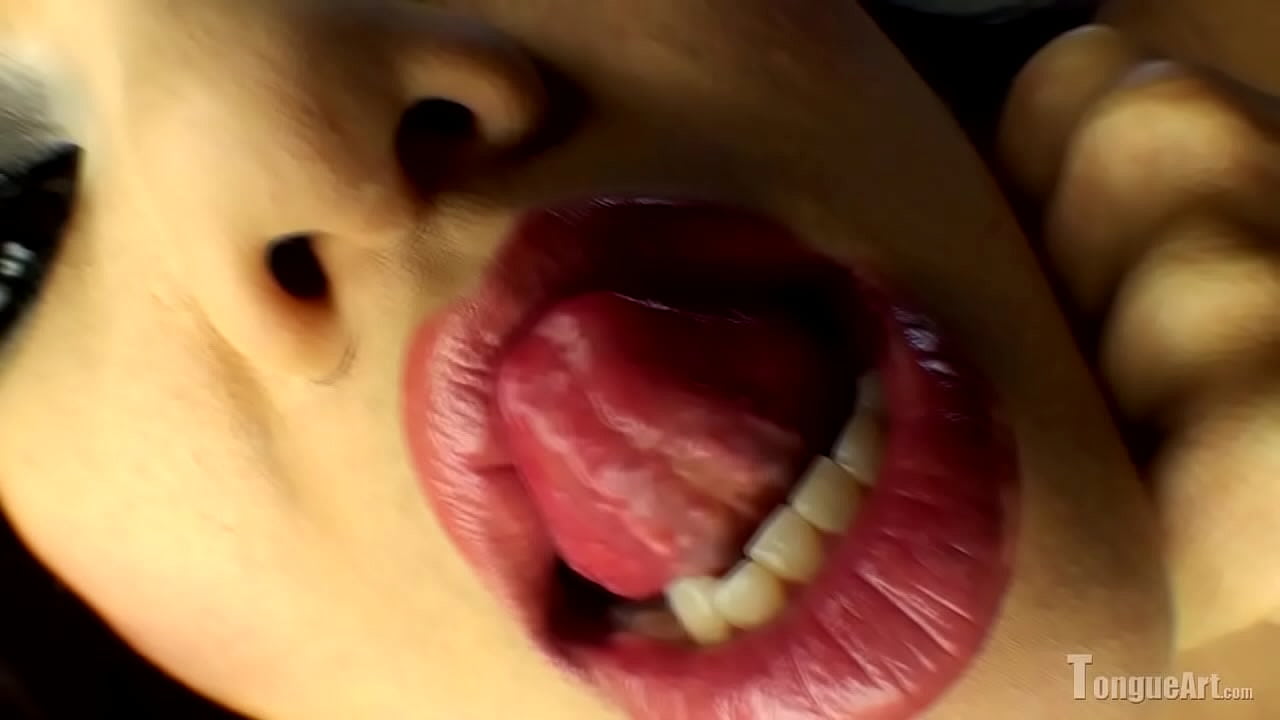 Pixie gets oral