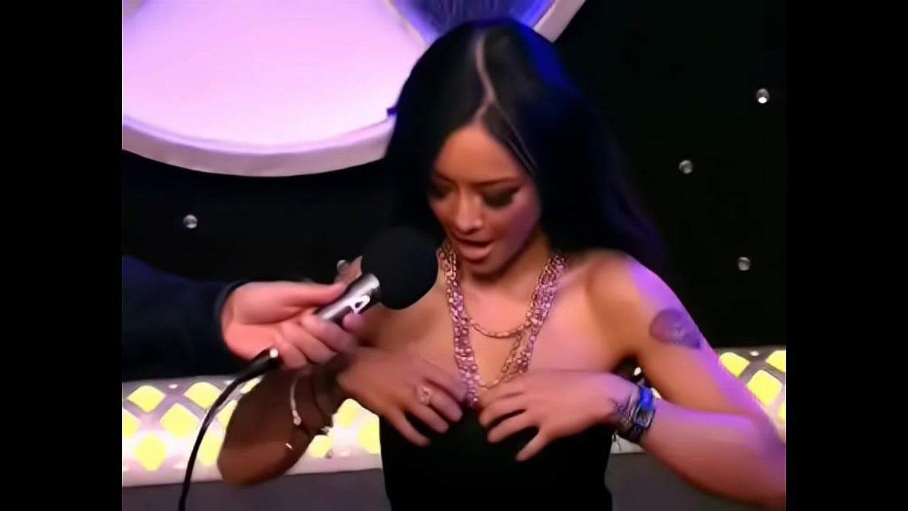 Video Tila va a la radio / Tila in the radio