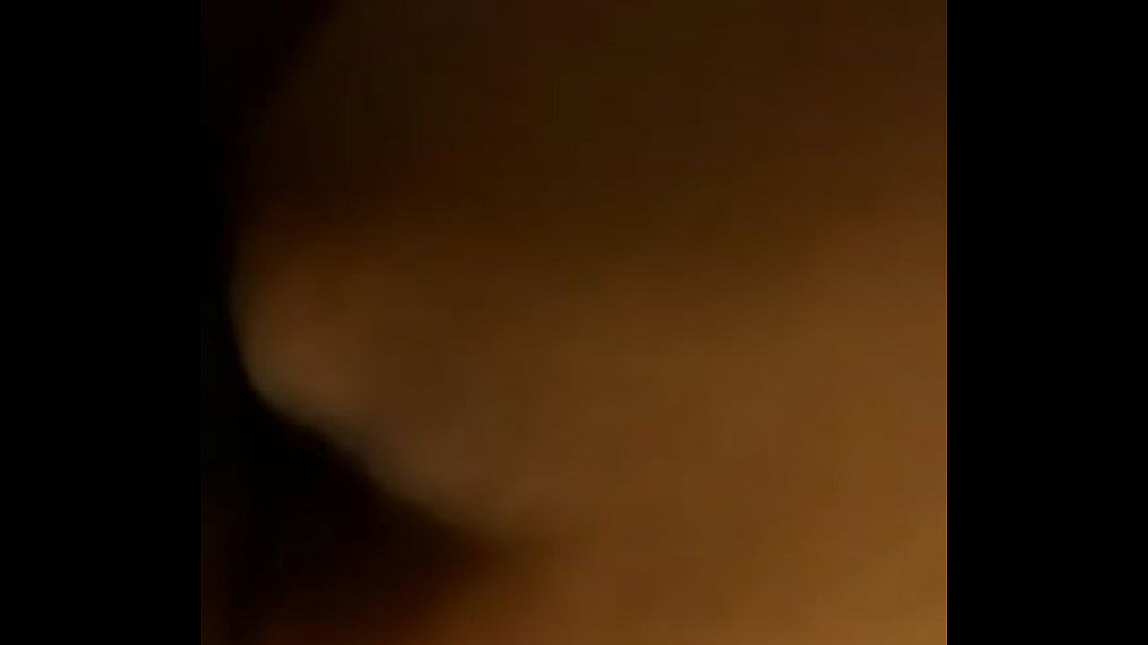 Me coji por el culo a mama de una amiga. Ella me la present&oacute;.