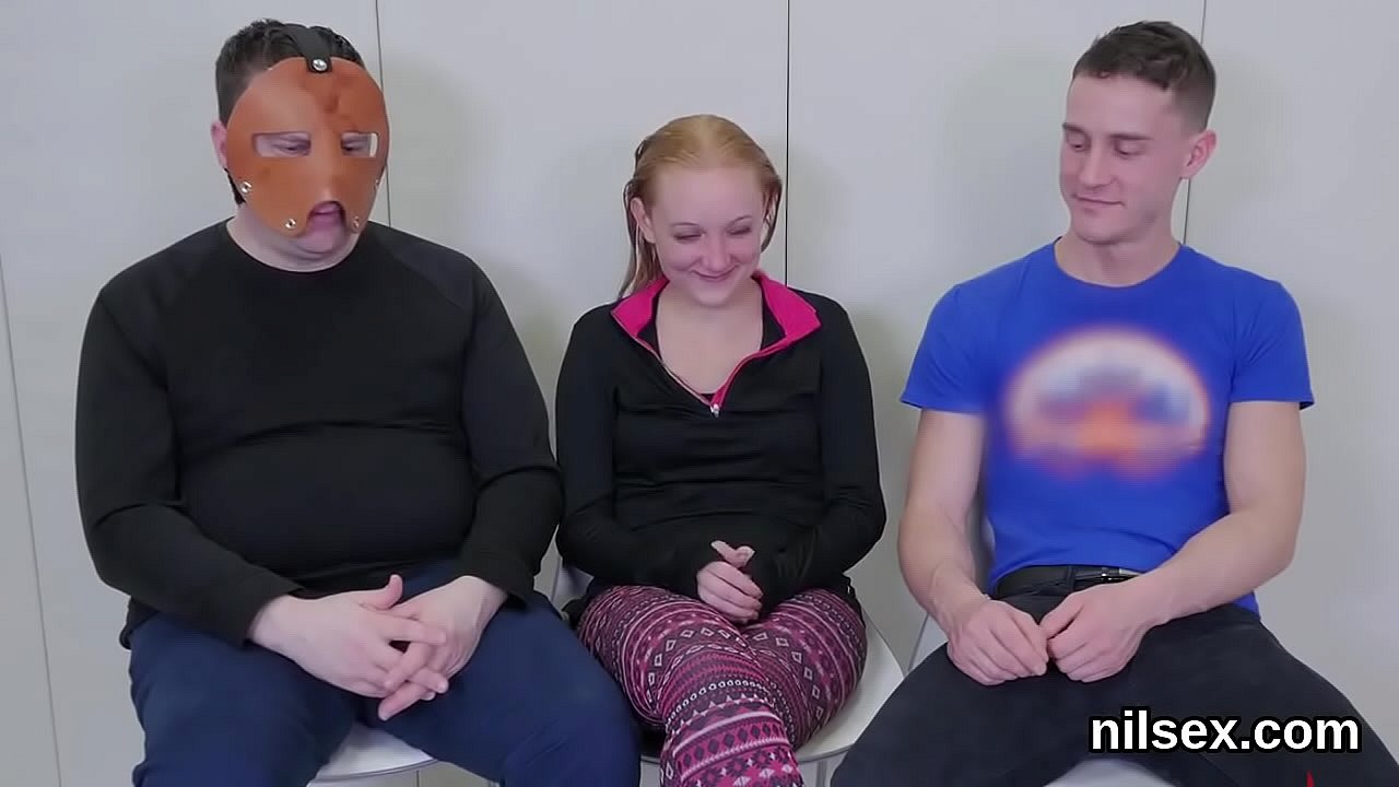 Crazy slut gets her fuckholes gaped and toughly screwed