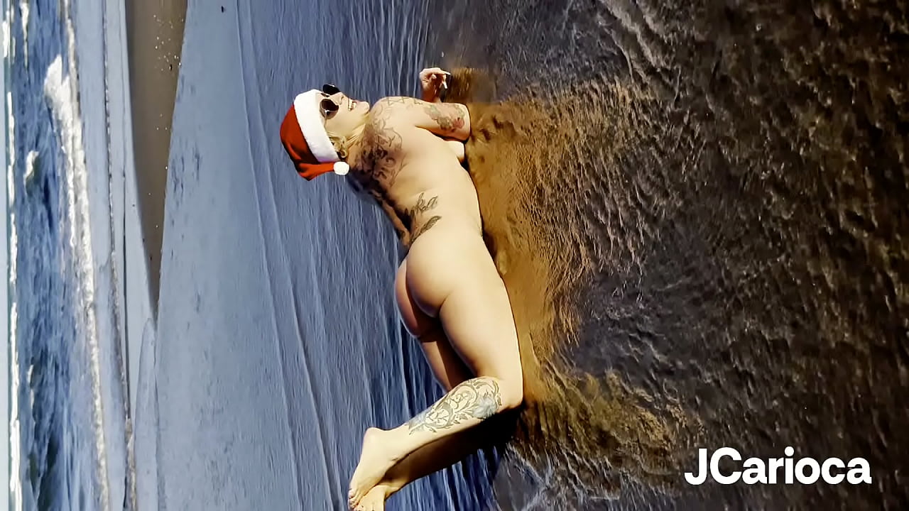 Dessa vez o papai noel foi flagrado comendo a mam&atilde;e noel