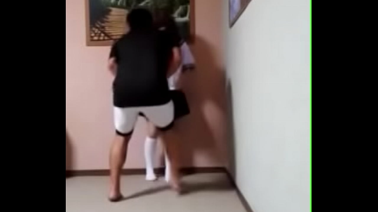 金蹴り24　タマ責め