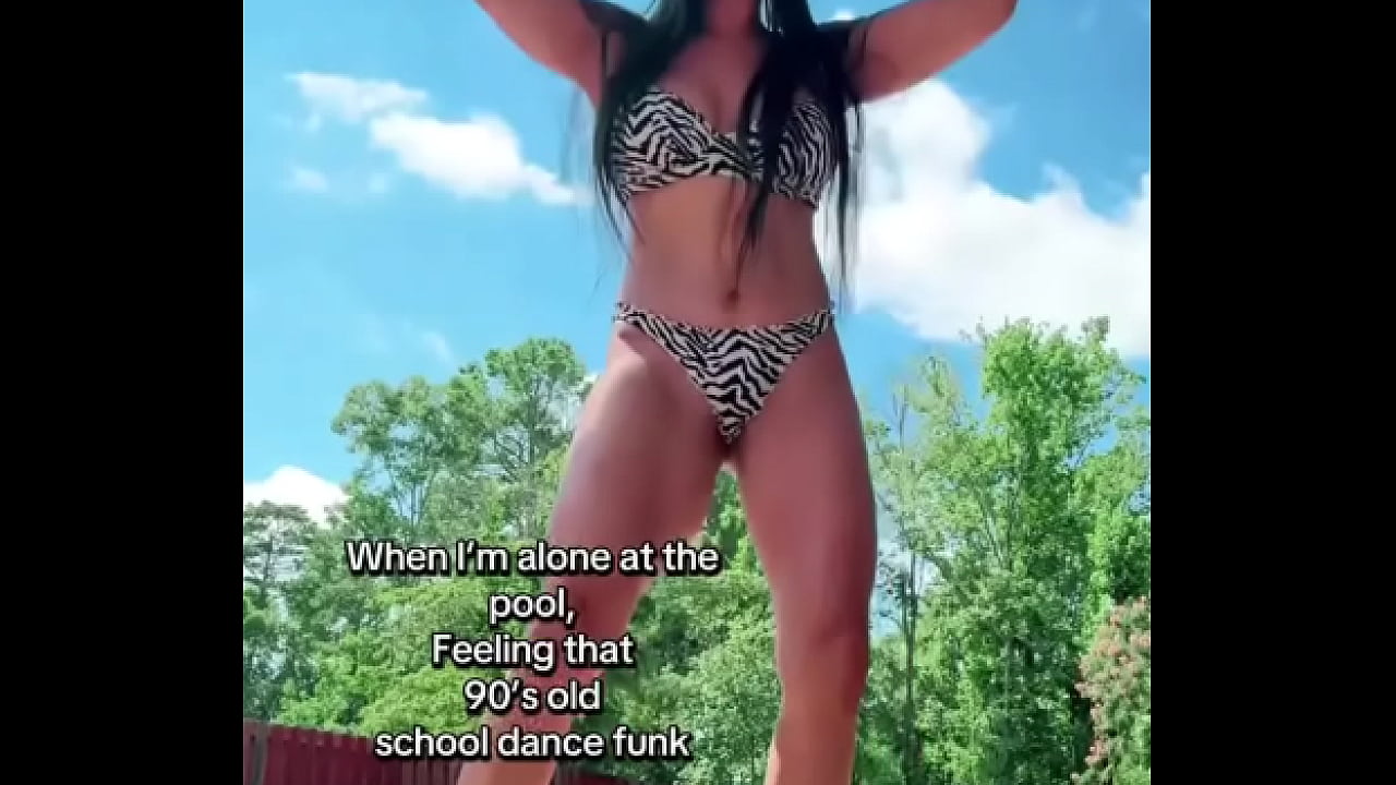 When I&rsquo;m alone at the pool,Feeling that 90s old school funk