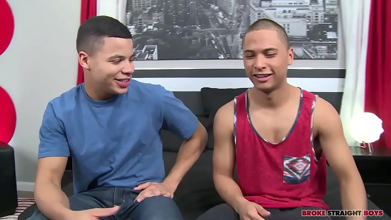 2 Hot Jocks Have Gay Sex