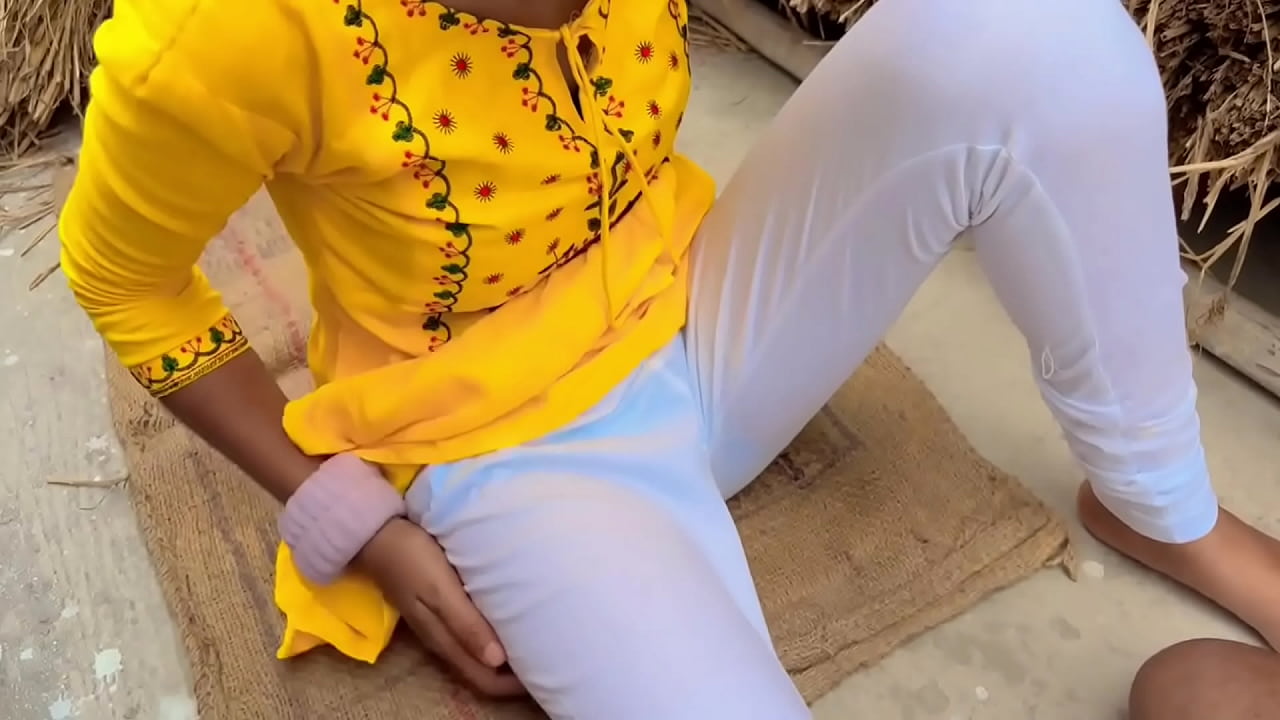 Desi Local Village Girl Tight Pussy Outdoor Fucking xxx Video Indian G.f