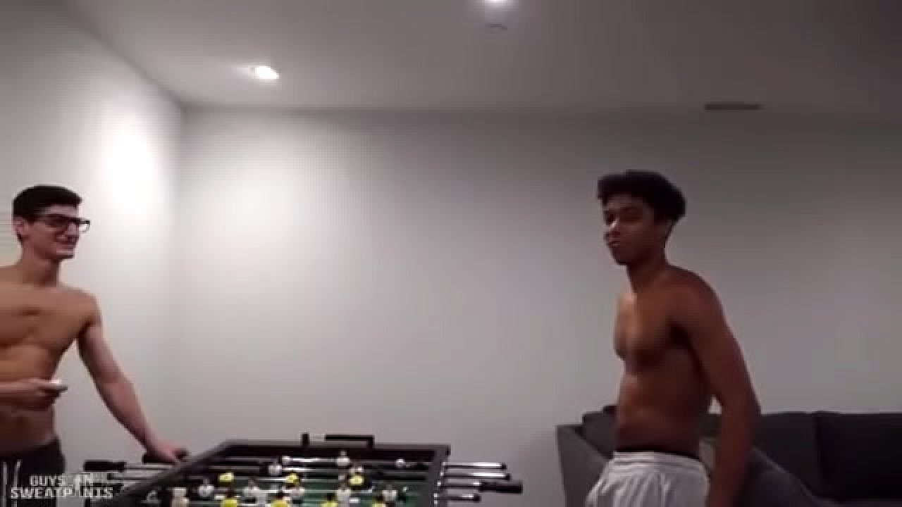 Foi na casa do amigo e deu para dois