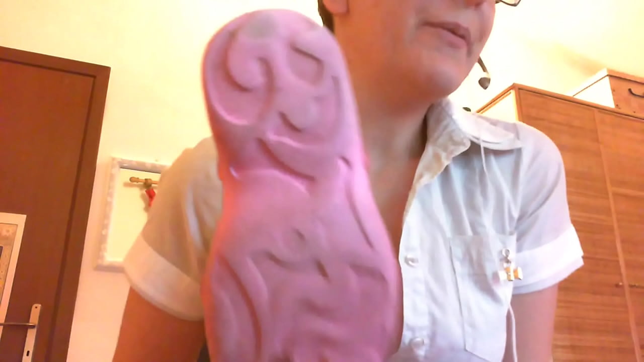 Questi piedini perfetti devono essere completamente riempiti di sborra