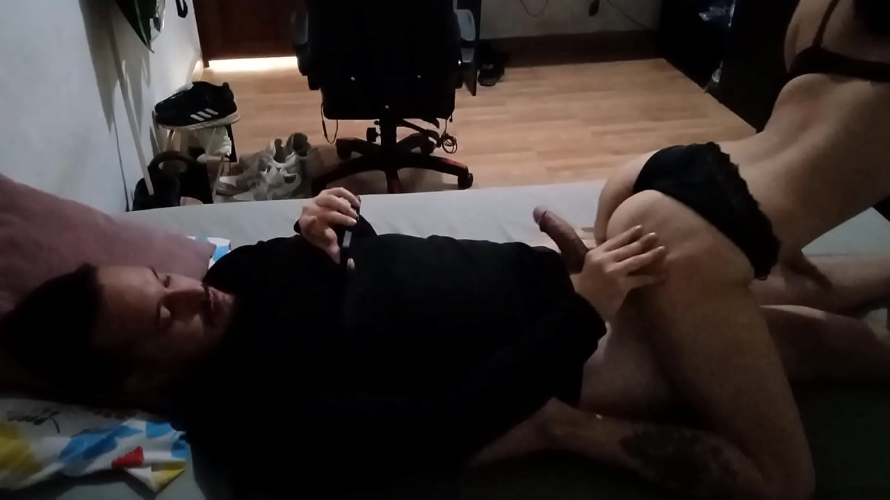 la se&ntilde;ora del servicio no solo hace las mejores limpiezas si no que tambi&eacute;n las mejores mamadas