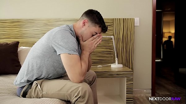 crushing on QG i find him very attractive bareback style