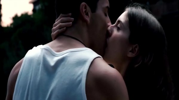 Spanish Mar&iacute;a Valverde sex scenes in Tres metros sobre el cielo