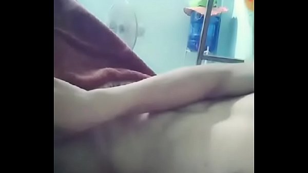 Khoe cu trai thẳng