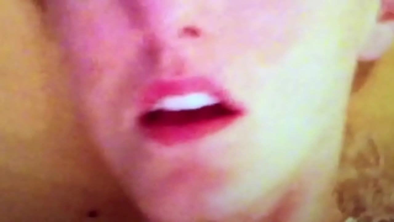 Le encanta follar.MOV