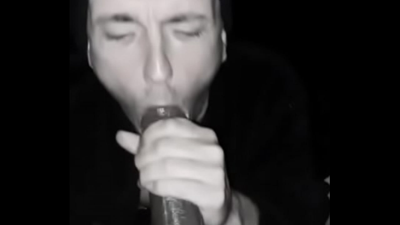 Sucking a big black dick to conpletion