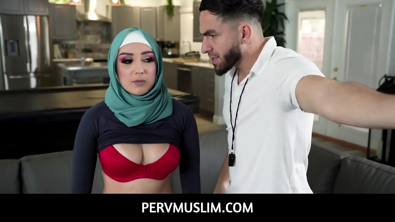 Sexy babe got fucked by her Gym Trainer - Violet Gems