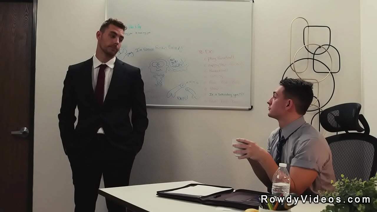 Entitled man of a CEO Masyn Thorne gets blowjob from associate Carter Woods on his knees then he sucks his hairy dick on the leather sofa