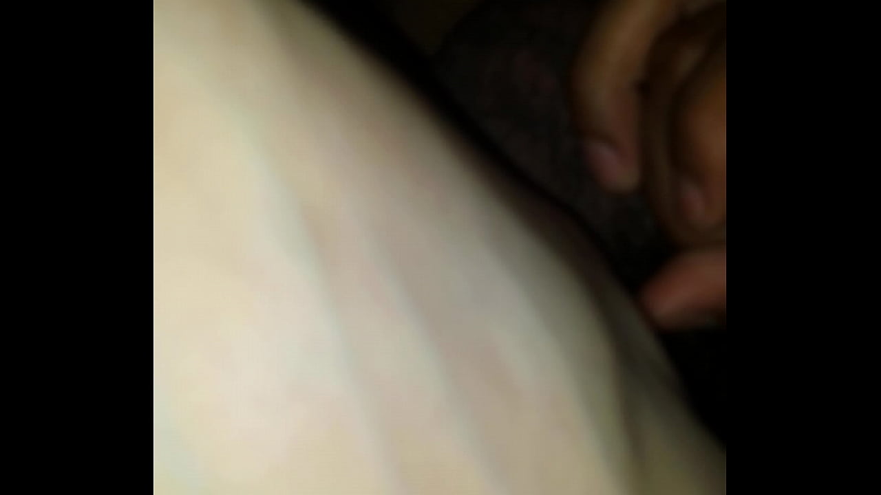 Footfetish cumshot on her toes s.