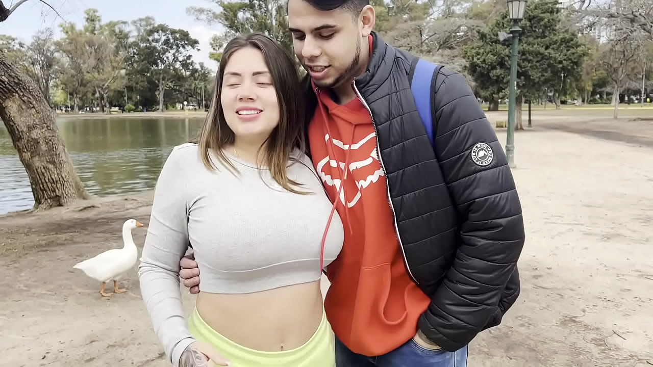 estrella porno follando con desconocido en su viaje a Argentina
