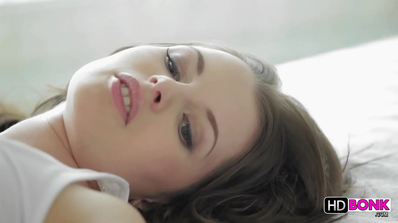 Cute Liona Bee gets nailed