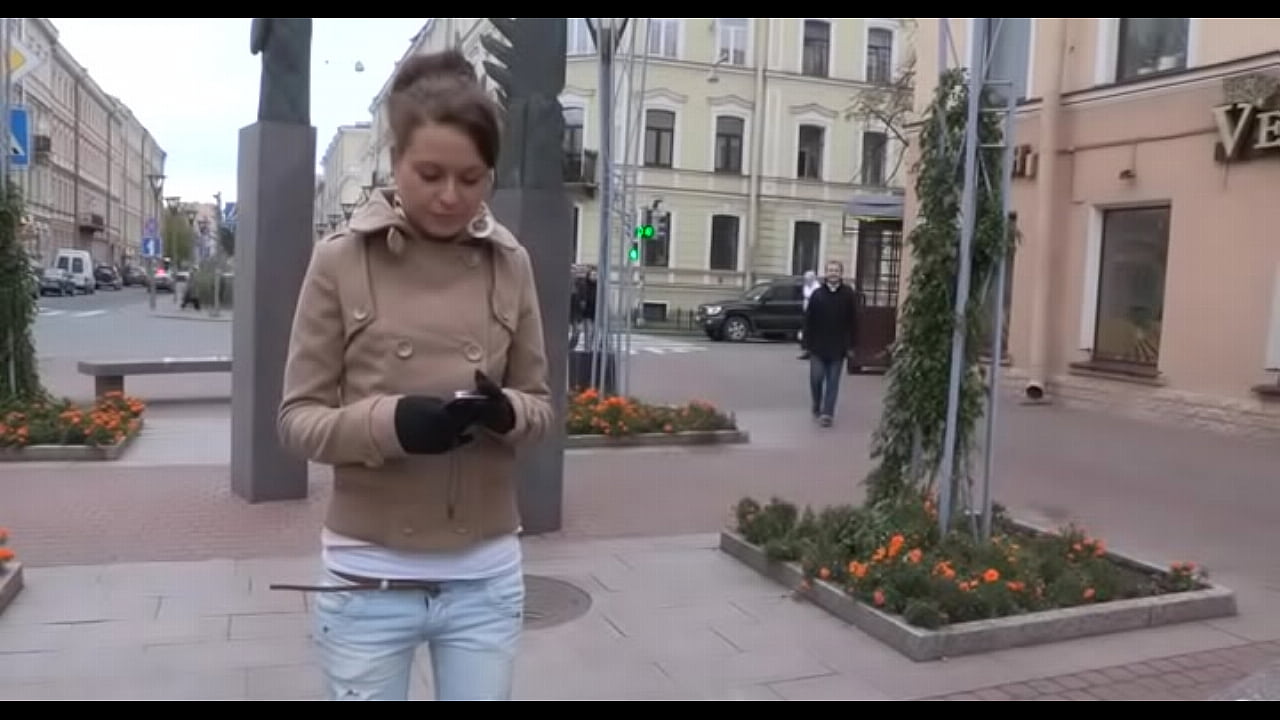 Teen hottie pleases her stud