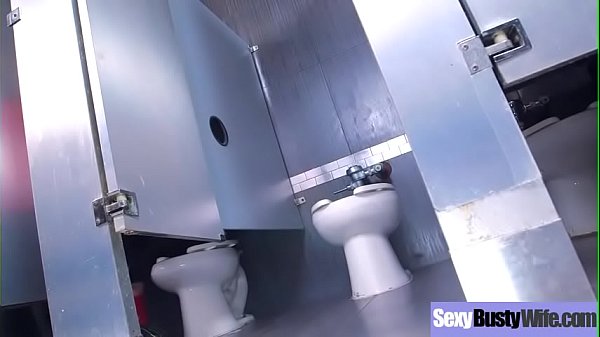 Hard Sex On Cam With Big Juggs Hot Wife (Diamond Foxxx) mov-09