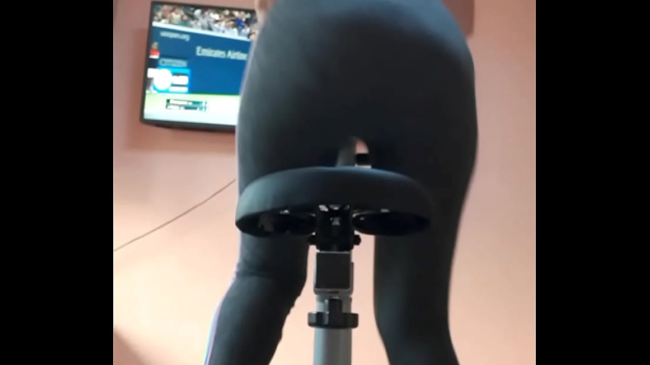 I didn't want to interrupt my workout and peed my gym pants