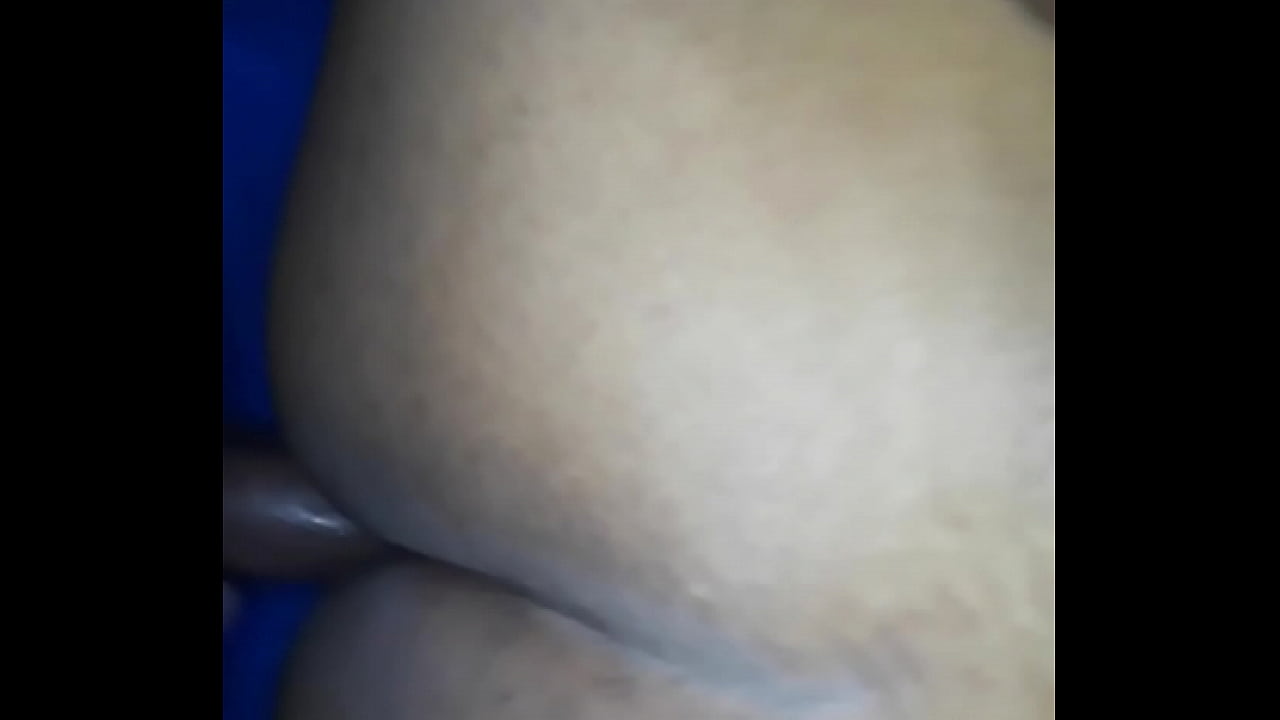 Digging in her insides BBW