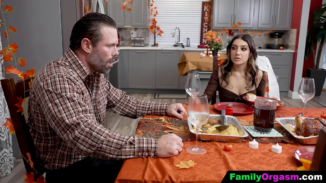 Big Stepdad Lunches his Stepdaughter on the Table