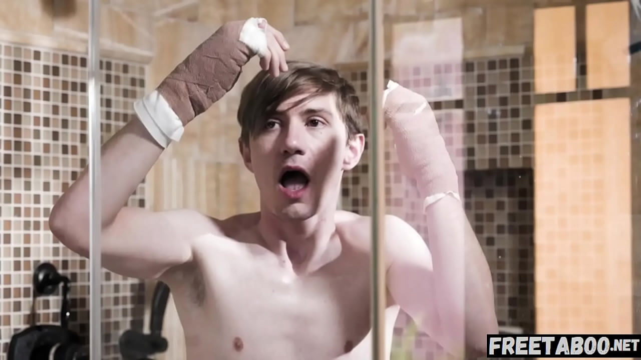 Stepmom Helping Hand  - Reagan Foxx