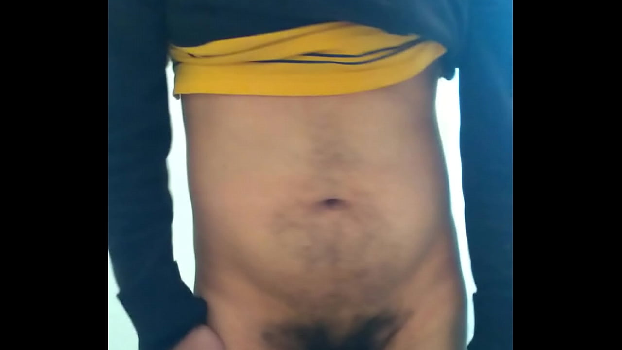 En el WC haciendo la paja muy sexy parte 1