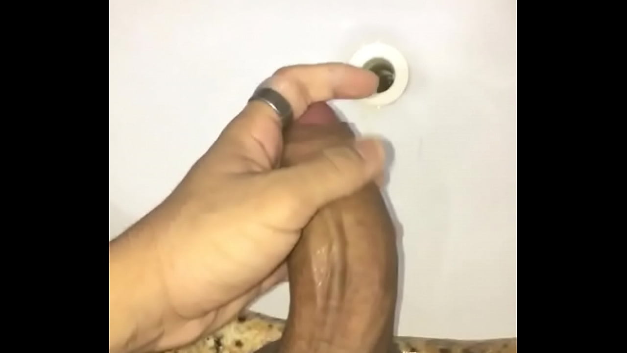 Novinho derramando leite