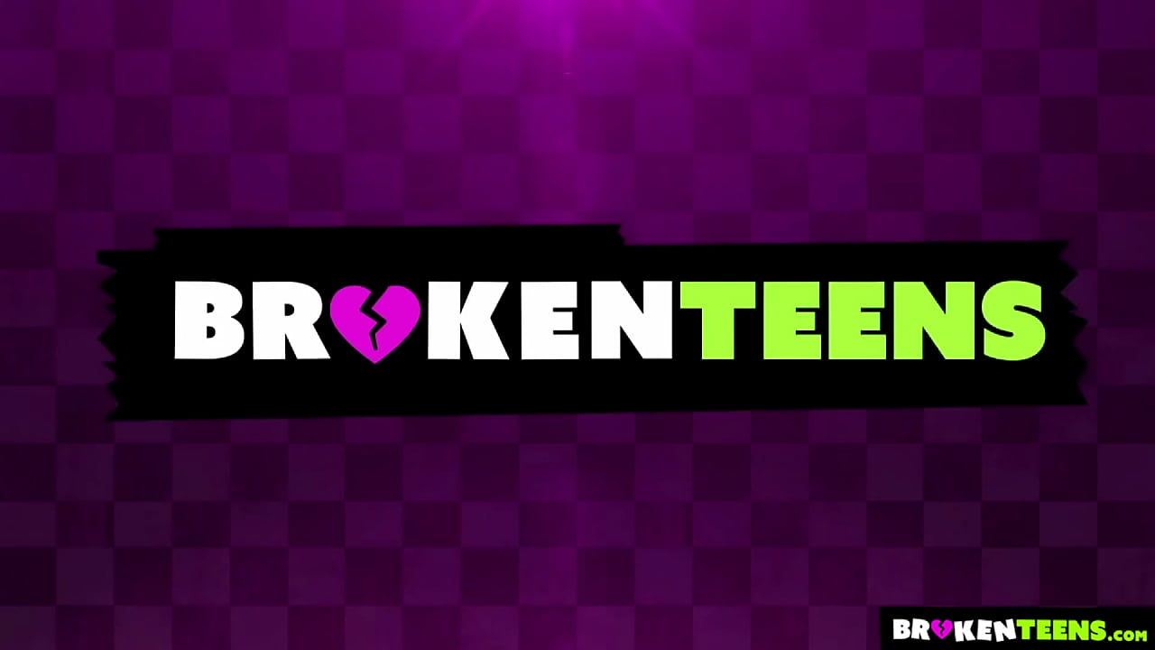 Naughty  Eden Adams Tries For The First Time To Fuck On Cam