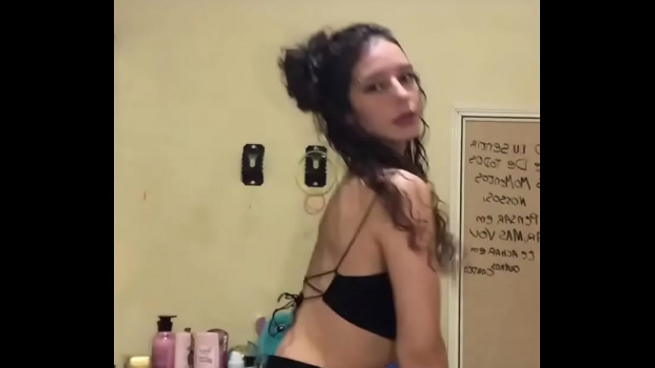 gostosa dan&ccedil;ando