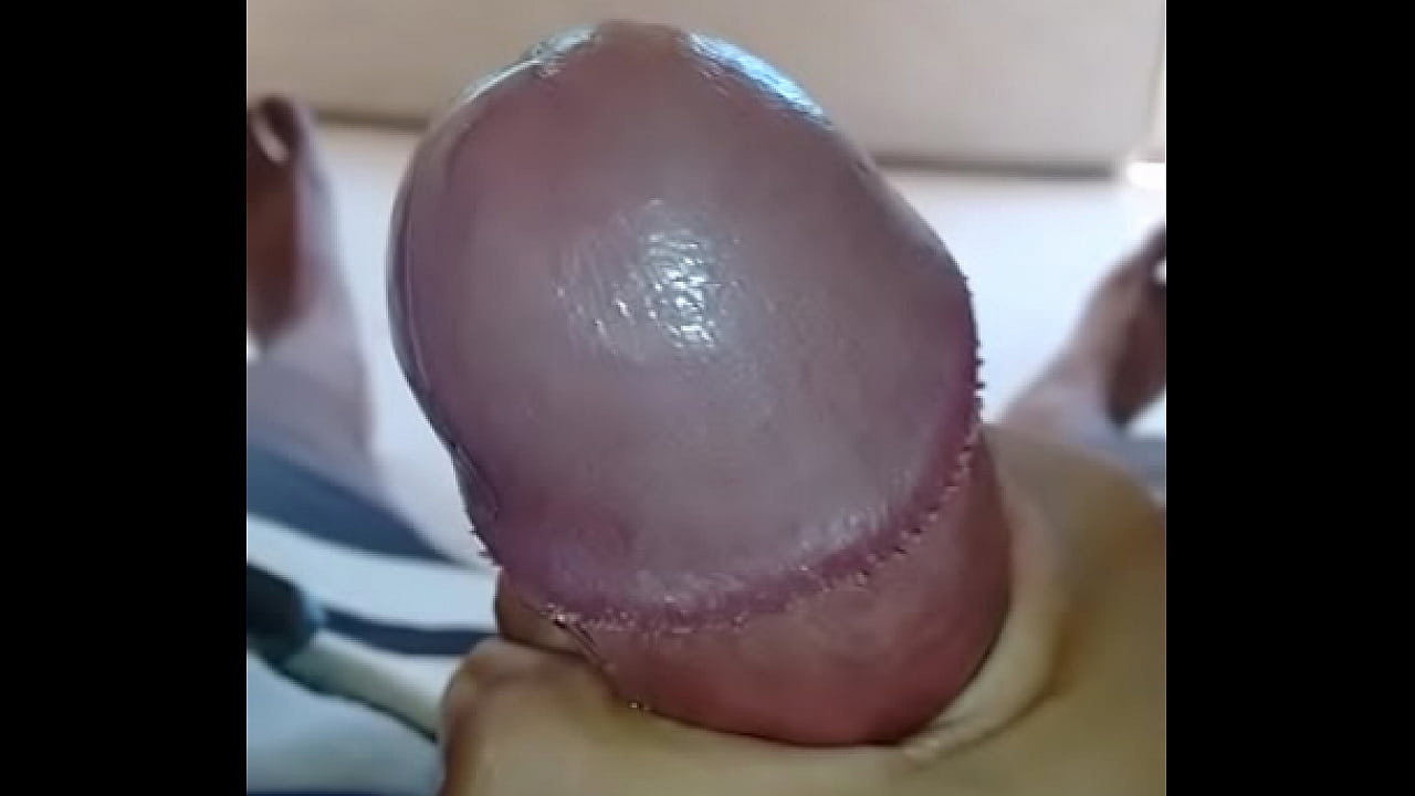 Pau gozando na punheta