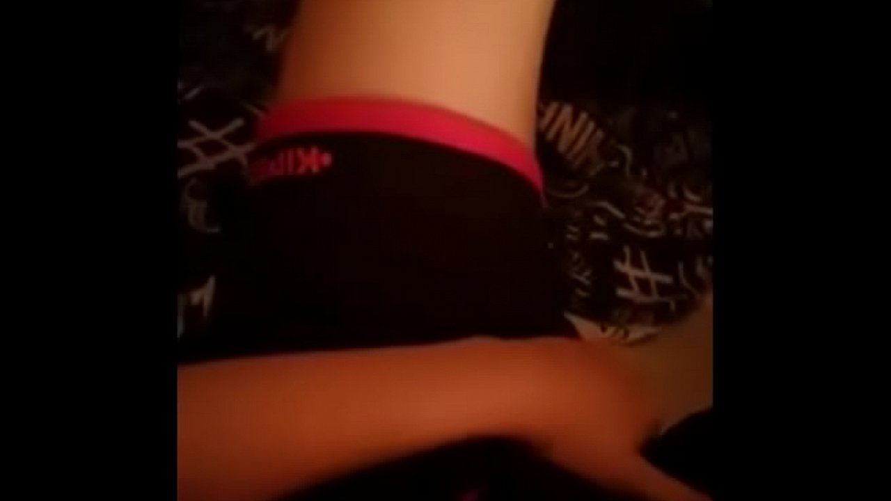 Jęcząca masturbuje się znaleziona na sekstuj.pl