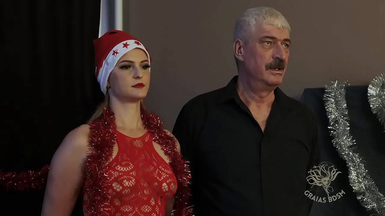 Lilly's Christmas Performance &ndash; A Festive Tribute