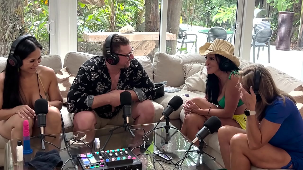 Cruz'n With Abi James and Sunni Daize