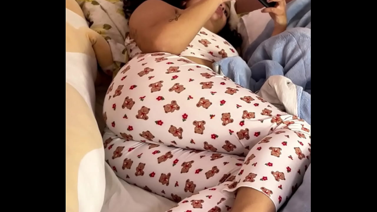 Chubby Girl Farting on Bed Loud and Natural