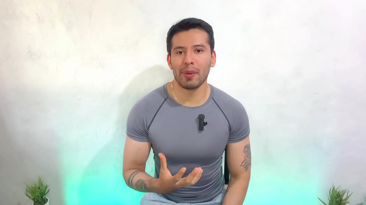 twink es llenado de leche por el bombero dotado