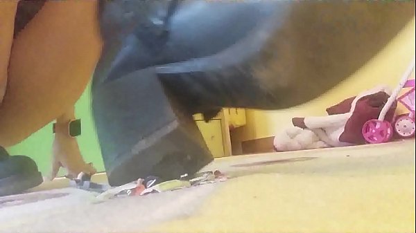 macchinina rossa, dove vai? da quale stivale schiacchiato sarai :)   DA NON PERDERE!