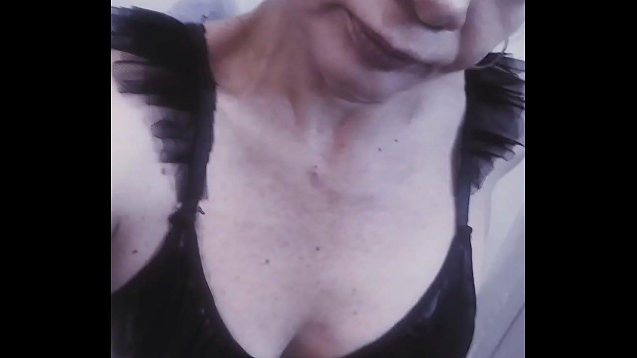 Coucou tu aimes ma tenu du jour