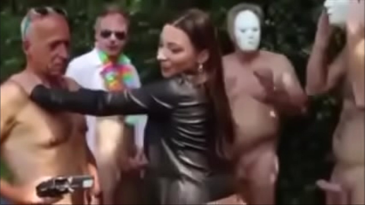 Julie skyhigh pool party