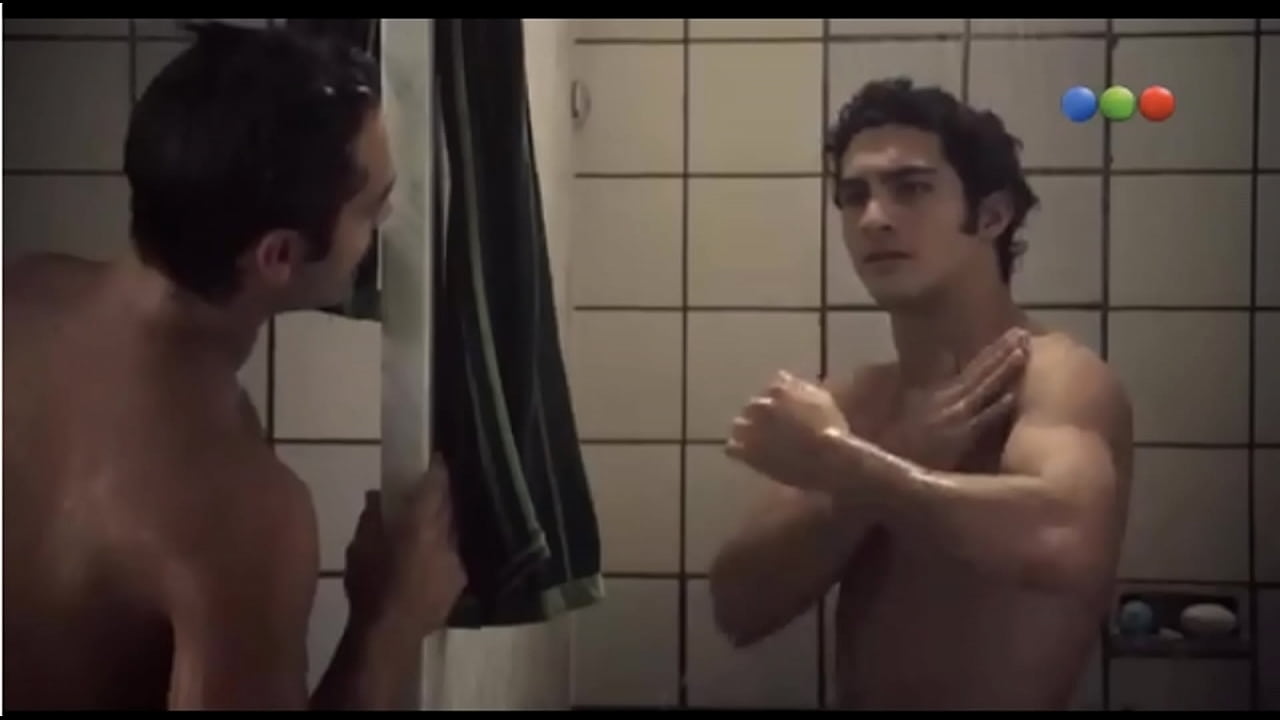 El vestuario,con los rugbiers y el Chino Darin !